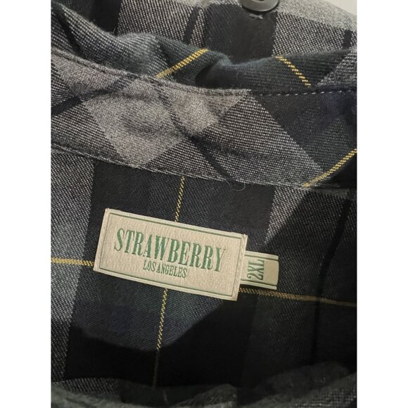 Strawberry Flannel Shirt in Pine - Picture 4 of 4